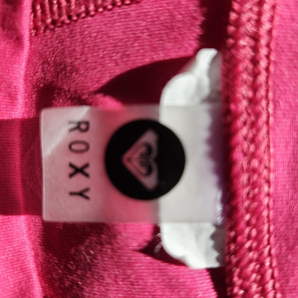 Roxy pink swim top Scrunch breathable workout Roxy logo beautiful silky soft med - Picture 15 of 16